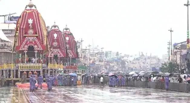 Khabar Odisha:rain-washes-puris-grand-road-ahead-of-lord-jagannaths-rath-yatra