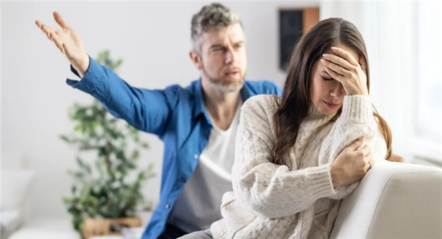 Khabar Odisha:relationship-tips-avoid-searching-these-habits-in-partner-weakens-bond