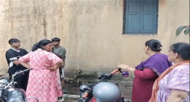 Khabar Odisha:retired-man-kille-wife-pregnent-daughter-and-son