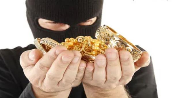 Khabar Odisha:robbers-loot-70-kg-of-gold-and-rs-2-lakh-in-cash-from-house
