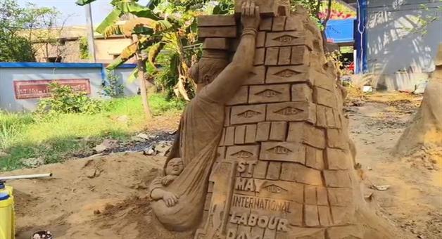 Khabar Odisha:sand-art-for-labour-day