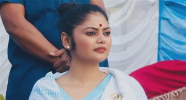 Khabar Odisha:sayani-ghosh-kaaba-madina-song-controversy-bjp-victory-bengal-election-2026