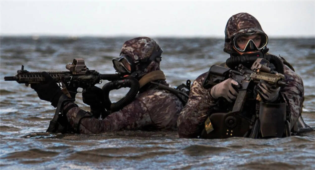 Khabar Odisha:seal-team-6-rescues-us-pilot-from-iran-osama-killer-squad-details