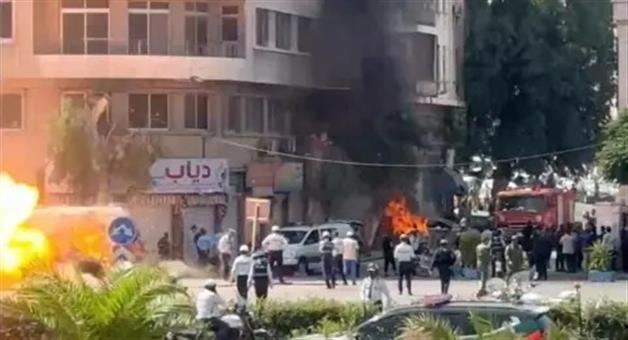 Khabar Odisha:series-blast-in-siriya-during-france-president-visit