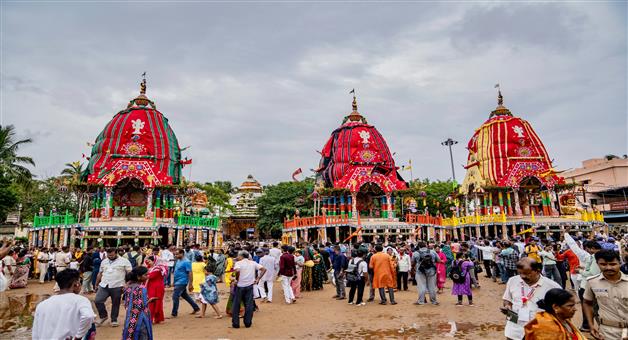 Khabar Odisha:three-chariots-came-to-near-nakachana-dwar