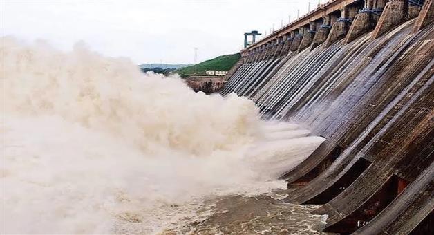 Khabar Odisha:three-more-gates-of-hirakud-opened-water-now-being-released-through-eight-gates