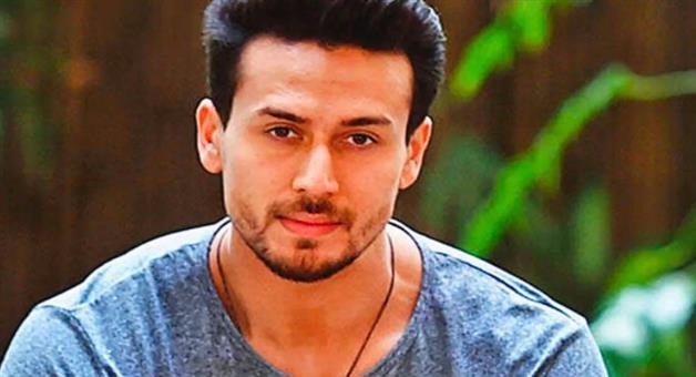 Khabar Odisha:tiger-shroff-shot-at-driver-injured-lawrence-bishnoi-gan