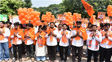 Khabar Odisha:tkal-and-ramadevi-student-union-election-clash-bhubaneswar