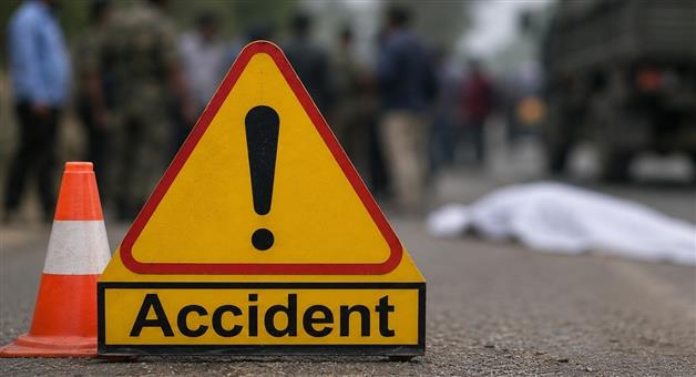 Khabar Odisha:two-friends-killed-in-car-crash-while-returning-from-ipl-match
