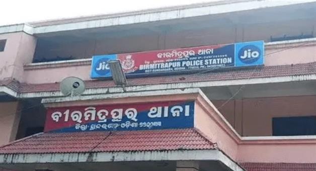 Khabar Odisha:two-minor-girls-gang-raped-returning-from-karma-puja-in-sundaragada-five-detained