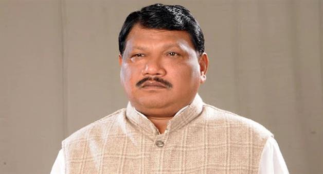 Khabar Odisha:union-minister-jual-oram-missing-from-train
