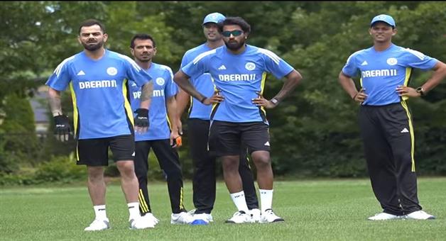Khabar Odisha:virat-and-rohit-face-off-in-a-fielding-session