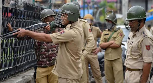 Khabar Odisha:what-is-pellet-gun-how-lethal-sop-and-rules-explained