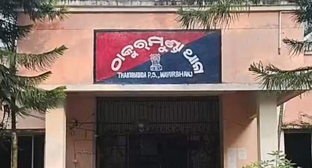 Khabar Odisha:young-couple-found-hanging-from-tree-in-mayurbhanj-probe-underway