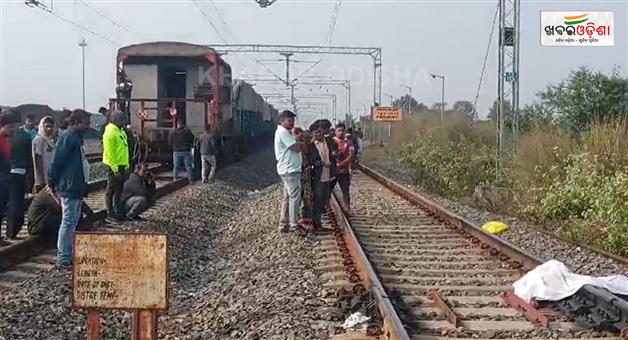 Khabar Odisha:youth-found-dead-on-the-angul-duburi-railway-track